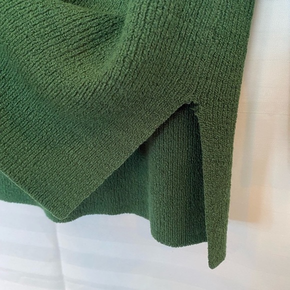 Forest Green V Neck Rib Knit Sweater Cozycore Longer Length Medium Jewel Tone - Picture 8 of 16